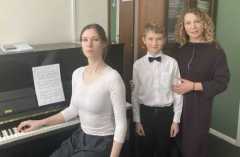 photo_5260695048062440719_y