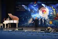 24.04.-Festival-MOSGAZ-zazhigaet-zvezdy.-Varja-Semenova.-Konc.-Natalija-Artemenkova