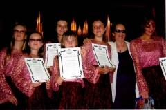 2007.06.01.24-1 №9 IV Межд.фест. им. Медникарова ЛАУРЕАТЫ - Хор. анс. НОТКИ с членом жюри Василкой СПАСОВОЙ