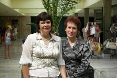 2009.06.27-2 №2 Албена - БОЛГАРИЯ Степанова Е.А., Сопкина О.В. -после выступления, VI Межд. хор. фест. им. Медникарова