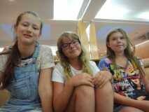 2017.07.09.-Naumova-Anja-Malahova-Kristina-Karina-Darjanna.-Otdyh-posle-horovogo-konkursa.-Albena.-Bolgarija.