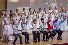 2018.03.31.2.-Mladshij-hor-Radost-hor-Notki.-Solistki-Marchenko-Veronika-Malahova-Kristina.-Russkaja-narodnaja-pesnja-Bliny.-Otchjotnyj-koncert-Troickoj-DShI.