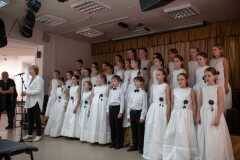 2018.05.20.1.-Hor-Notki.-Otkrytie-vystavki-Po-volnam-pamjati-troickoj-hudozhnicy-Tatjany-Kudenko.