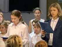 2019.12.29.1.-Svodnyj-hor-O.V.-Sopkinoj.-Vedushhie-Borisov-Anton-Edakina-Anna.-Novogodnij-koncert.